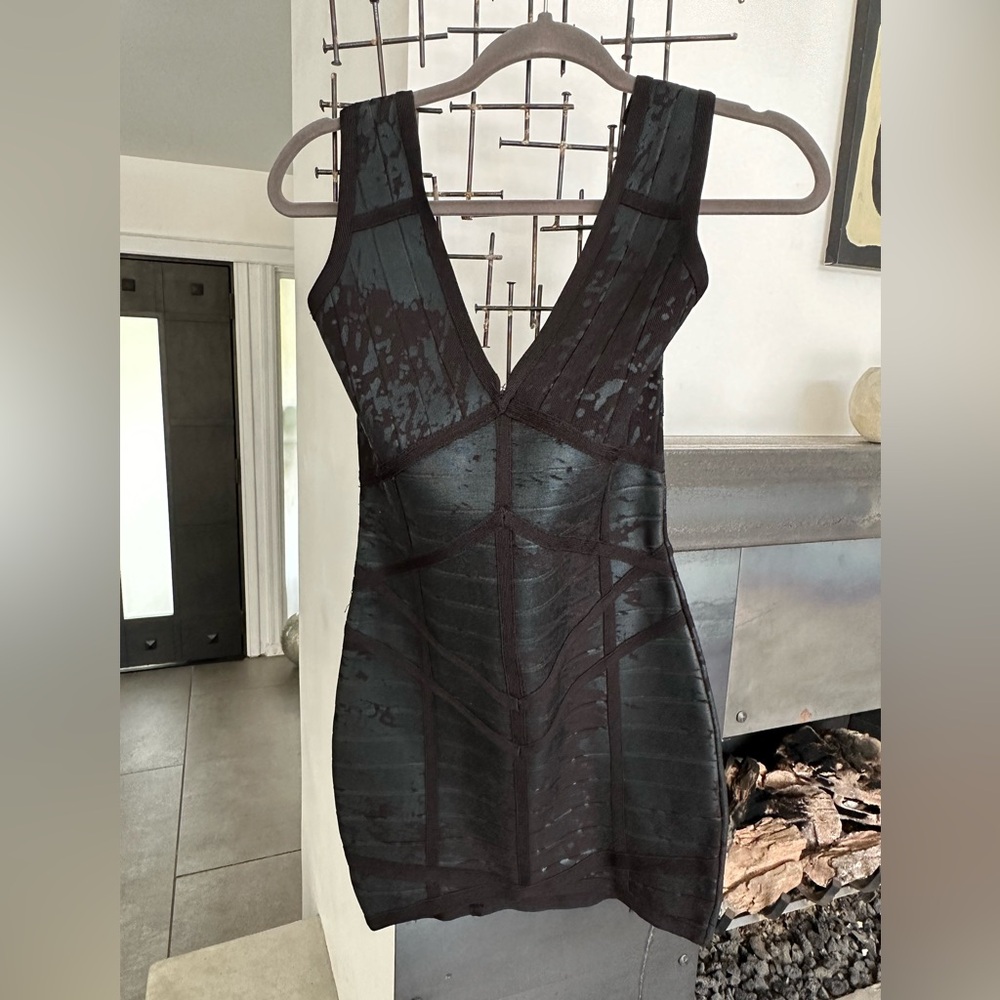 Black Mini dress w shine finish sz M